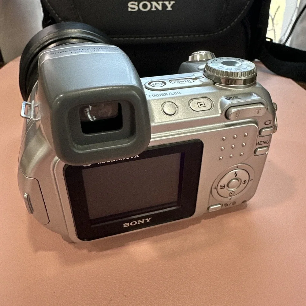 Sony Cyber-shot DSC-H2 6.0MP Digital Camera - Silver W Memory Card & Case Tested